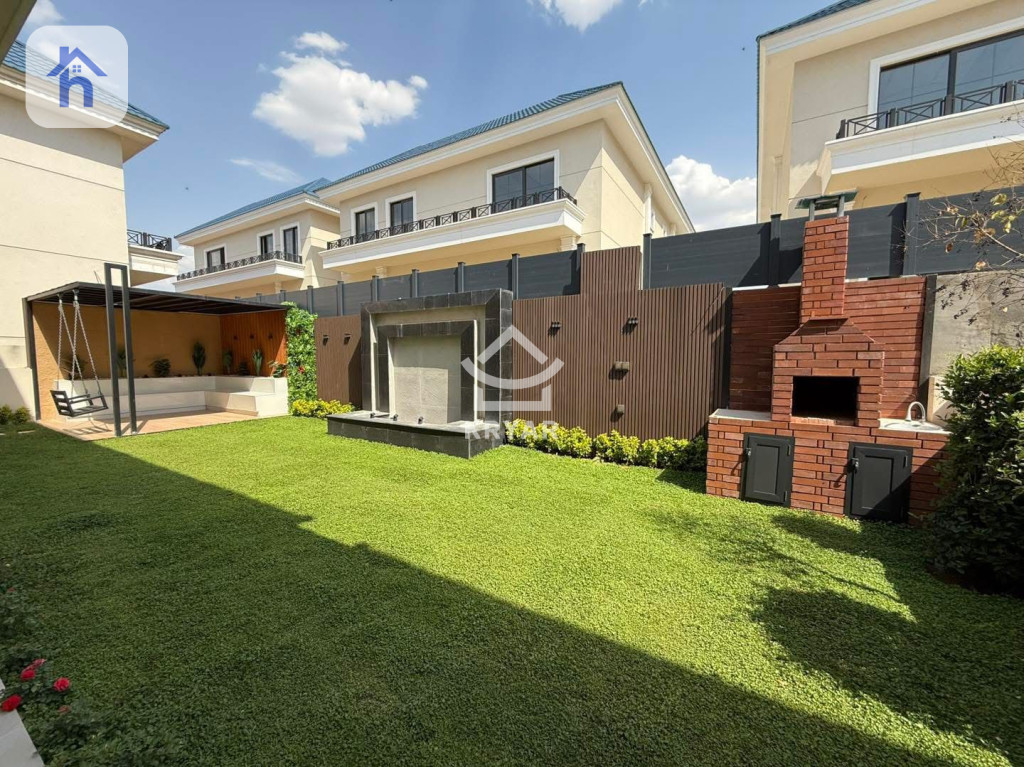 Luxury House — 1