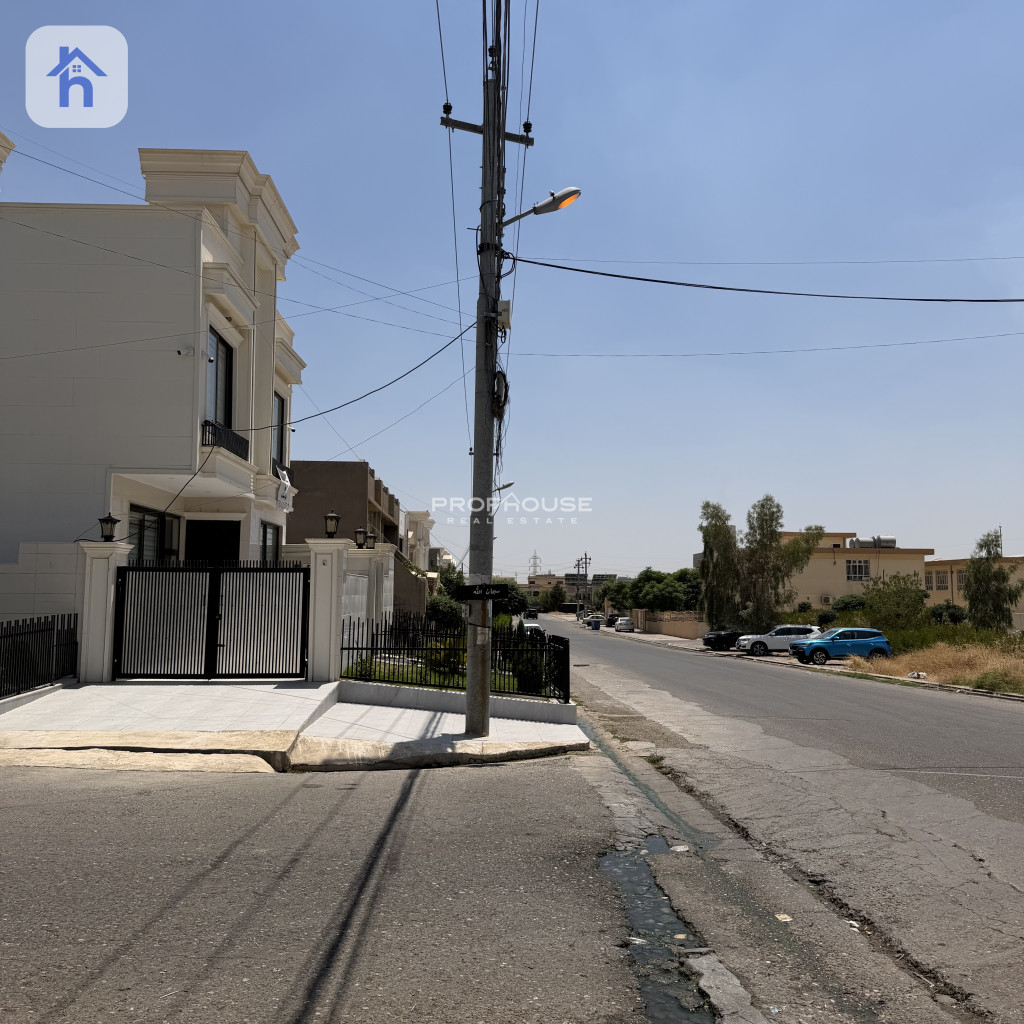 Modern 4-bedroom House with 2 Floors Resim 4