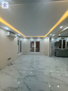Spacious House For Rent image 6