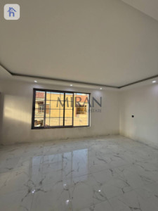 Spacious House with 4 Bedrooms Image 7