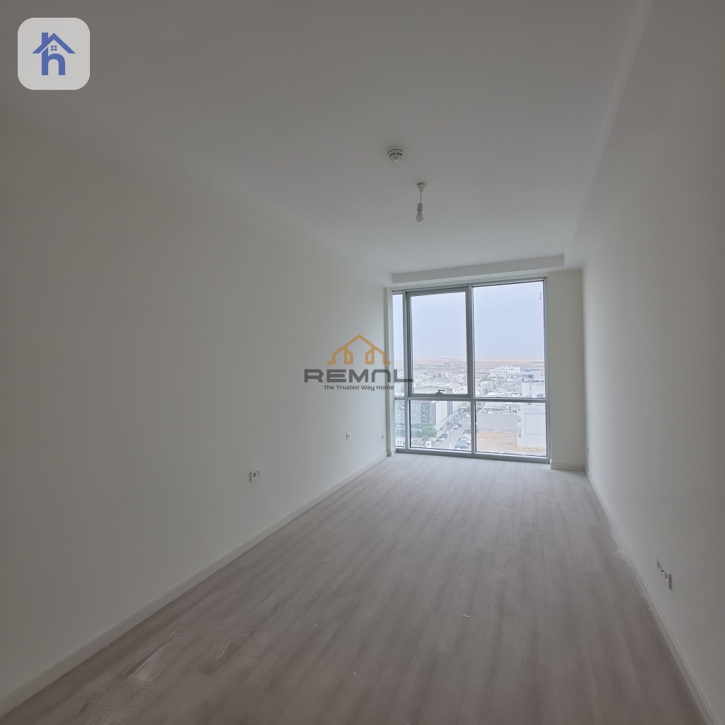 Spacious Apartment in Empire Square Resim 2