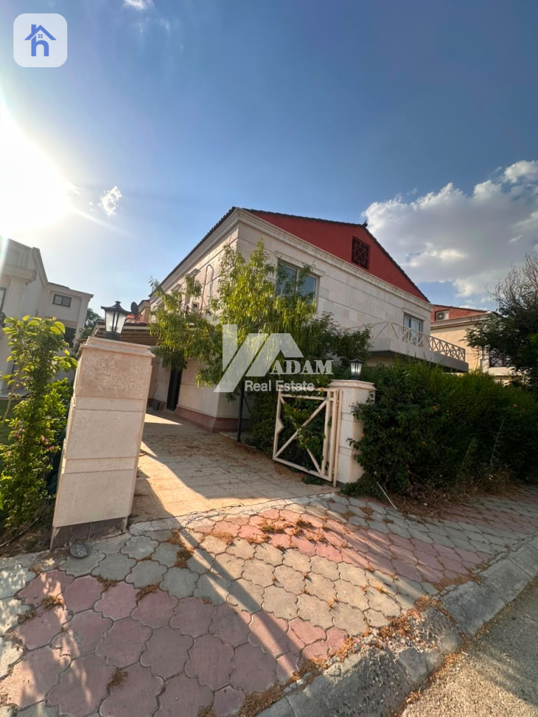 Spacious Family Home in English Village