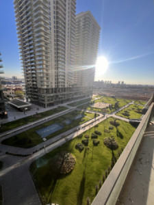 Modern Apartment Image 8