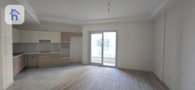 Cozy Apartment in Empire Square image 1