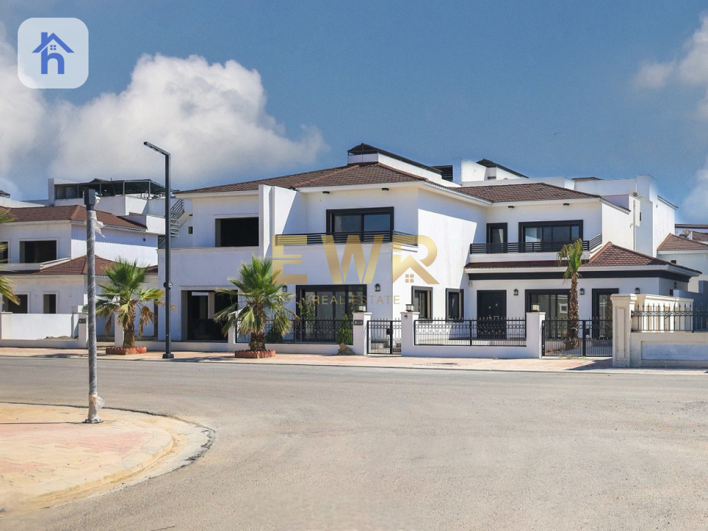 Modern House with 4 Bedrooms