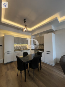 Luxurious Apartment with Open Concept Design Image 4