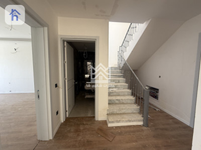Gorgeous 6 Bedroom House for Sale Image 5