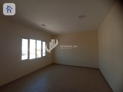 Spacious House with 4 Bedrooms Image 7