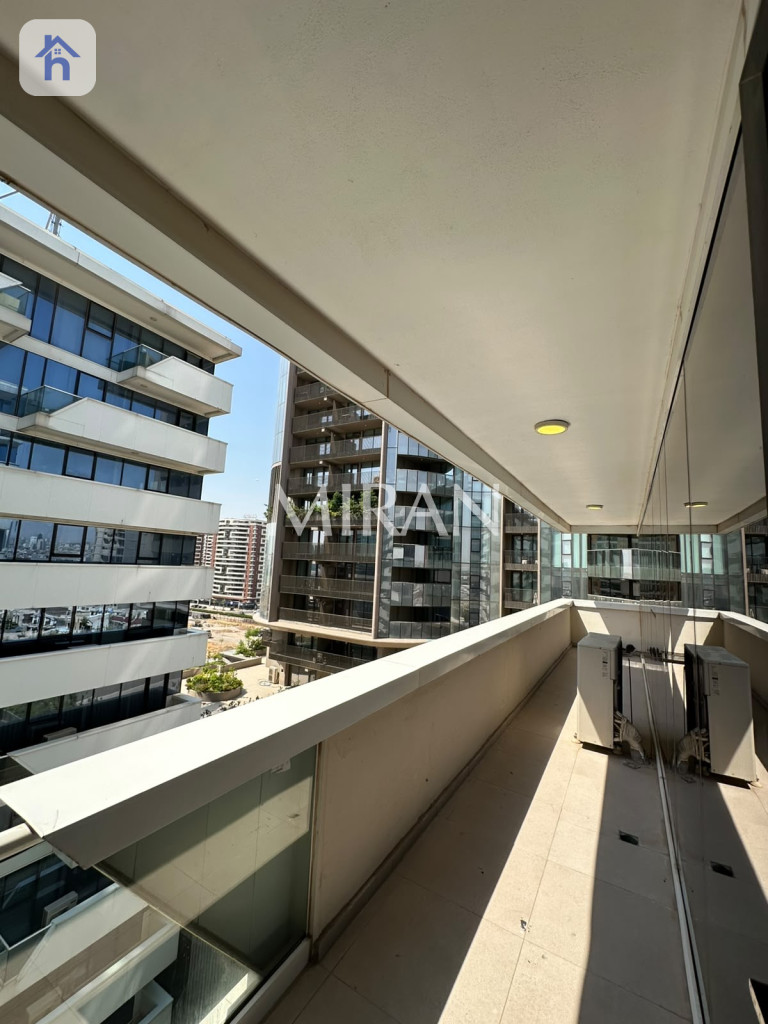 Modern 2-Bedroom Apartment in Prime Location Resim 9