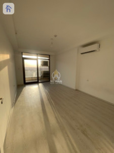 Modern one-bedroom in prime location Image 4