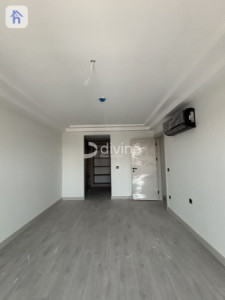 Corner Apartment Image 4