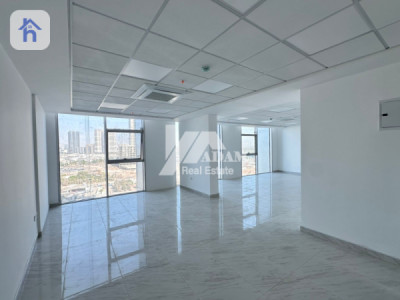 مكتب بمساحة 123 متر مربع مع مطبخ وصالة صورة 4