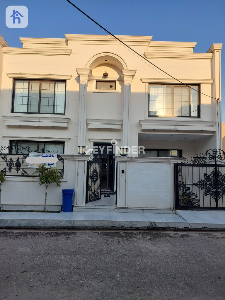 Modern Home with 6 Bedrooms