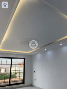Modern House Image 12