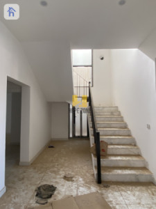 Spacious House with Multiple Rooms Resim 5