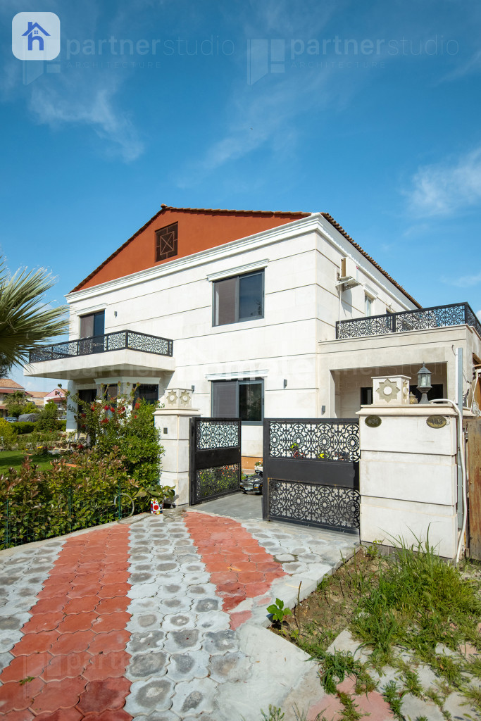Spacious Family Home with 5 Bedrooms