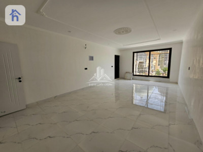 Modern House with 4 Bedrooms Image 13