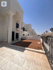 Spacious House with Modern Design image 2