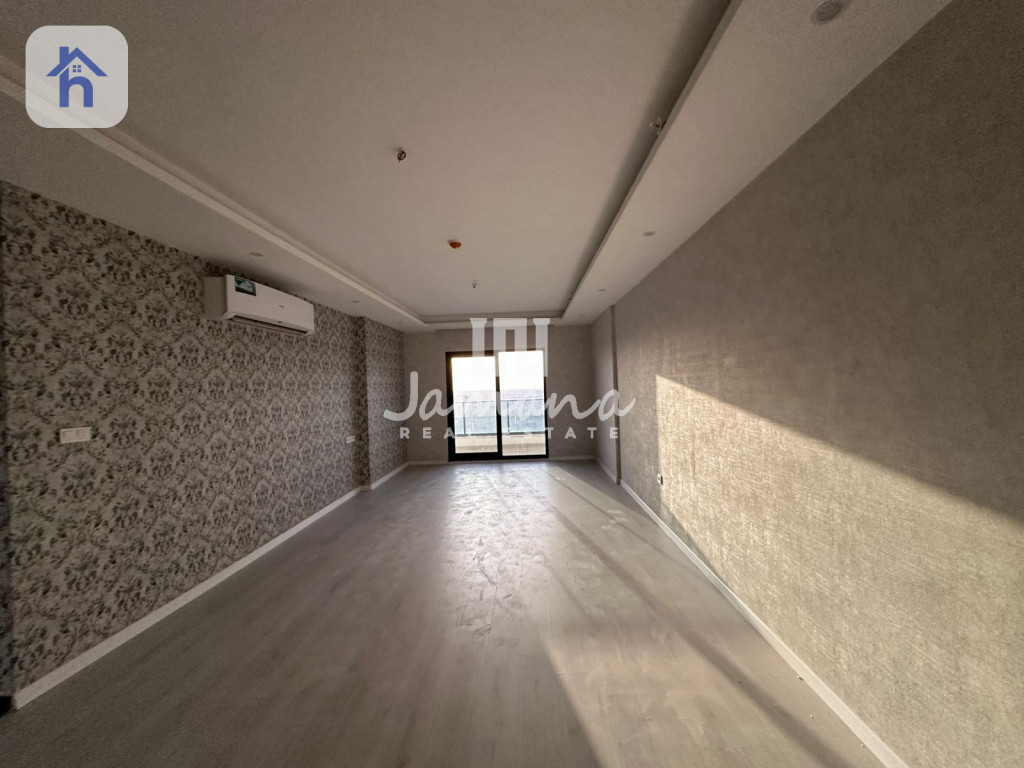 شقة فخمة بتصميم واسع