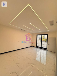 Corner House With Next And Opposite Garden Resim 7