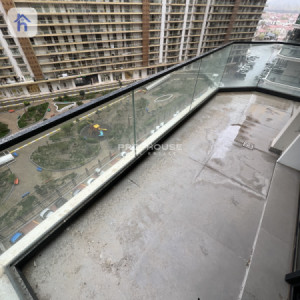 Modern Apartment Image 7