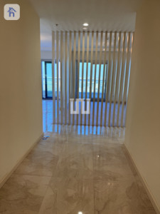 Spacious Apartment in Empire Square image 7