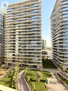 Modern Studio Apartment in Prime Location image 7