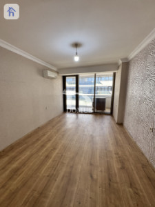 Elegant 13th Floor Apartment for Rent Image 3