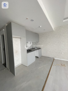 Modern Studio Apartment in Queen Tower Image 4