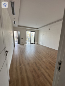Modern 4 Bedroom House image 4