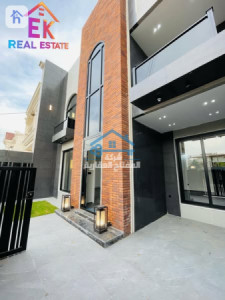 Modern 4-bedroom house for sale image 2