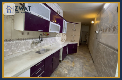 Spacious Commercial House For Rent Resim 3