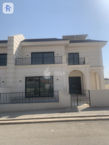 منزل عائلي واسع في ماس هيلز image 1