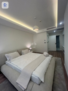 Luxurious Apartment in Prime Location Image 5