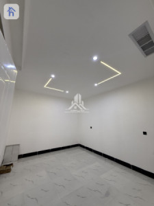 Modern 4-Bedroom House for Sale image 5