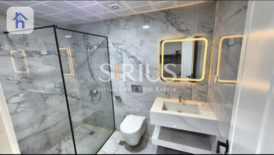 Sleek and Stylish One-Bedroom Apartment Resim 3