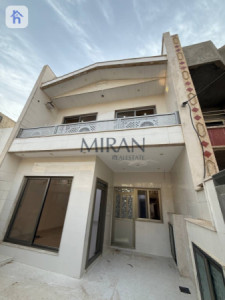 خانوویەکی فراوان لە 5 حەسارۆك image 2