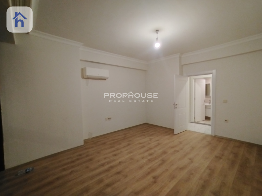 شقة واسعة بإطلالة ساحرة على المدينة