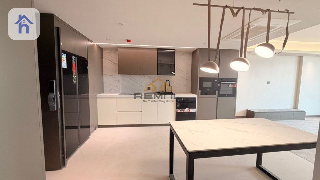 Modern One-Bedroom Apartment for Rent — 1