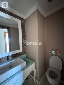 Modern 4-Bedroom Apartment with Beautiful View Image 6