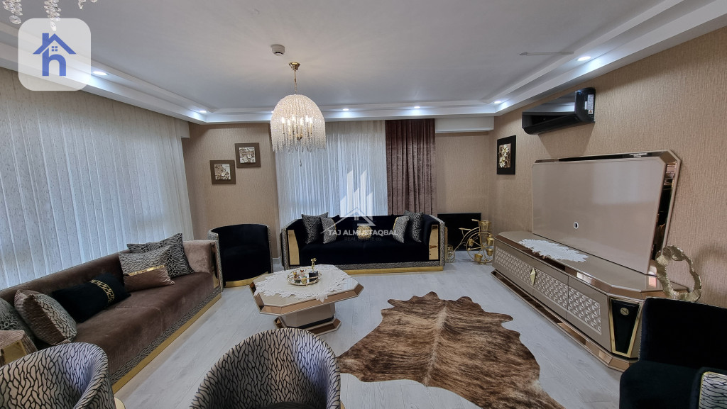 شقة عصرية بثلاث غرف نوم