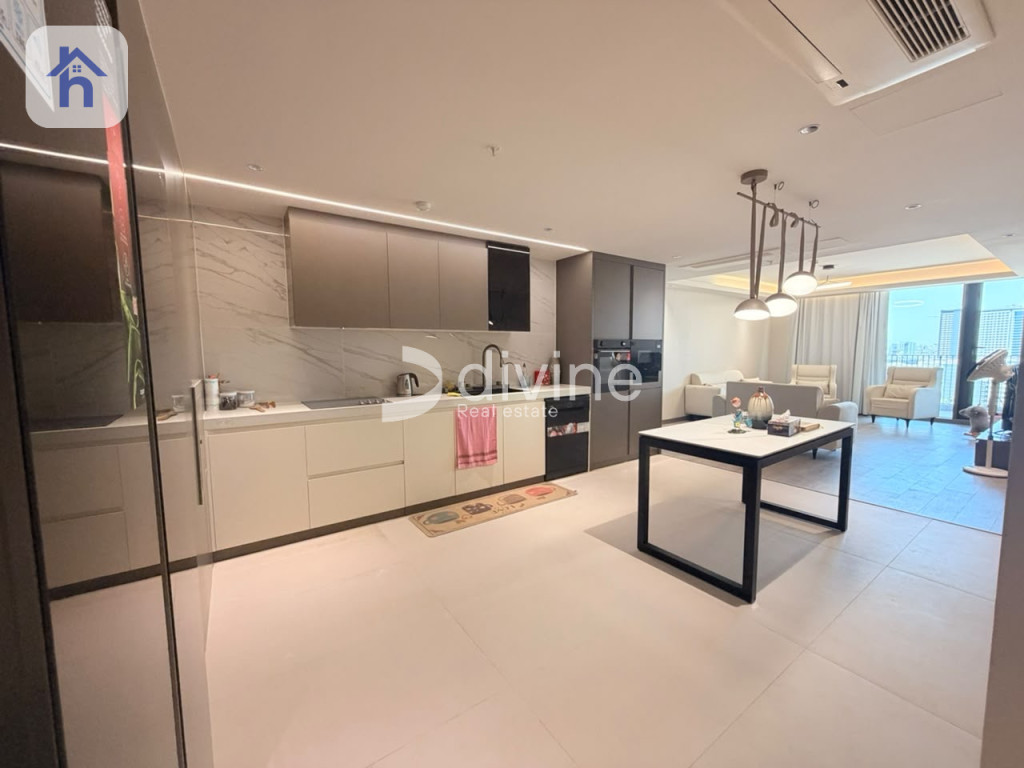 Spacious Apartment in Cavalli Tower Image 2