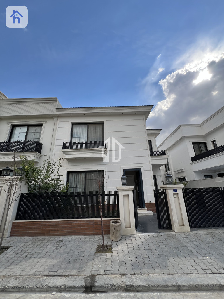 Luxury House Image 2