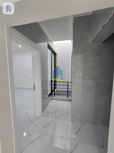 Modern House Image 8