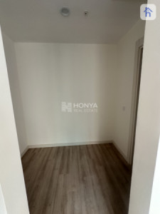 Spacious Apartment in Empire Square Resim 5