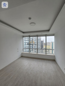 Spacious 3 Bed Apartment in Empire Wings Image 5