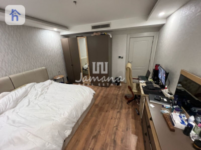 Contemporary Apartment with High-End Features Image 11