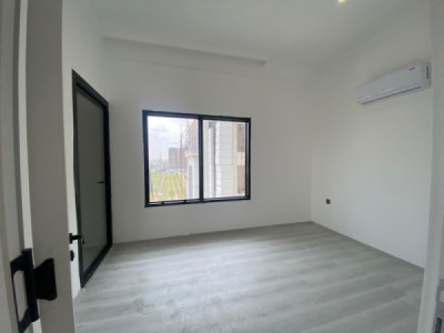 Spacious Apartment with contemporary design Image 4