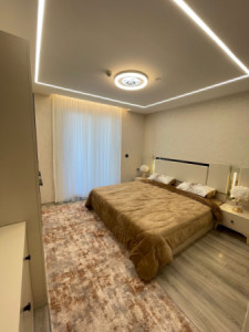 شوقەی ڕاخراو بۆ فرۆشتن وێنە 8