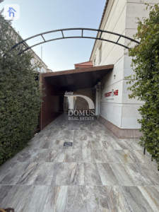 House Opposite Garden Image 9